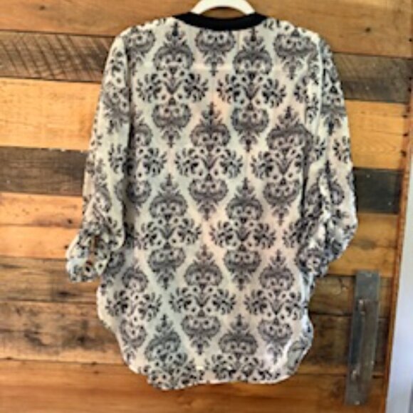 Sheer Black & White Patterned Blouse — IZ Byer — XL - Picture 4 of 4